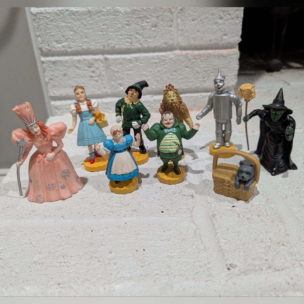 Wizard of Oz Character Figurine Set (set of 9)